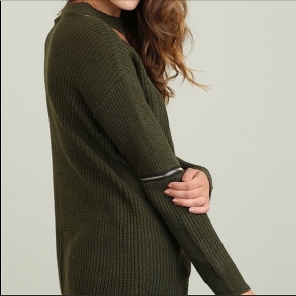 Choker over sized sweater - Picture 2 of 5